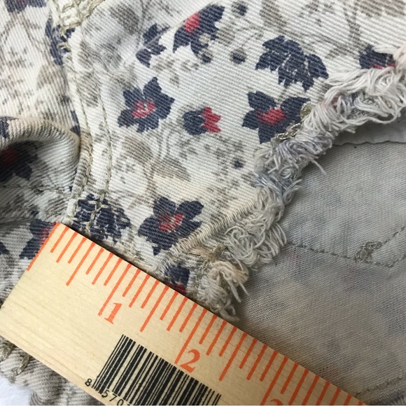 1st Kiss Denim Cut off Shorts 3 Floral Pattern Stretch - Picture 12 of 14